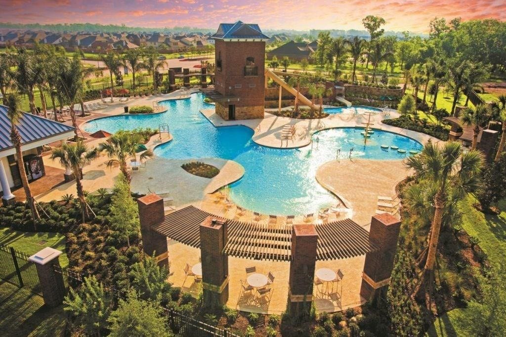 3503 Kent Knoll, Missouri City, TX 77459 The Resort Pool