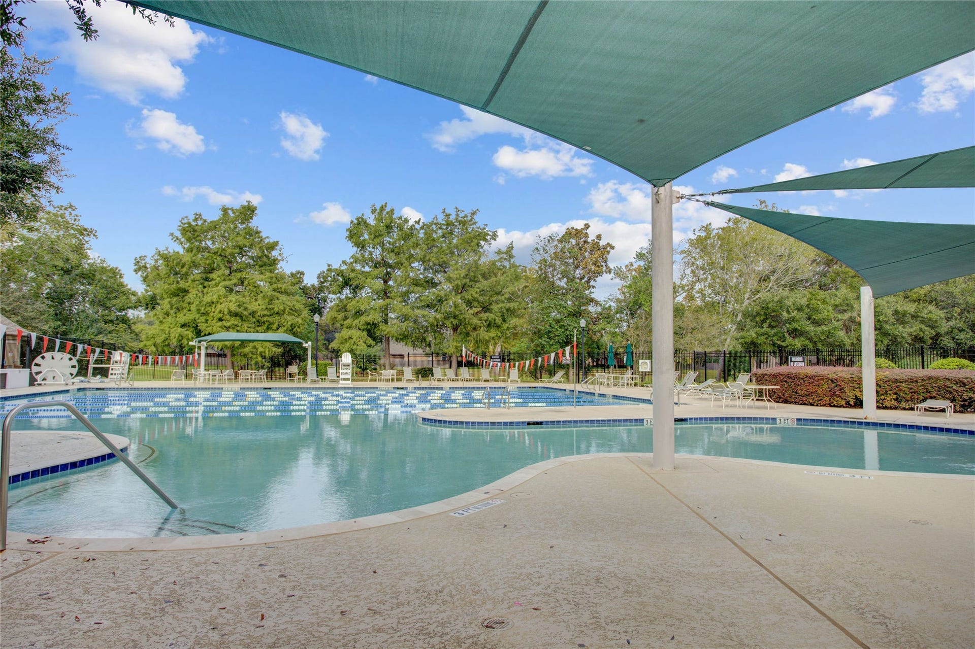 3503 Kent Knoll, Missouri City, TX 77459 Brushy Lakes lap and wading pool