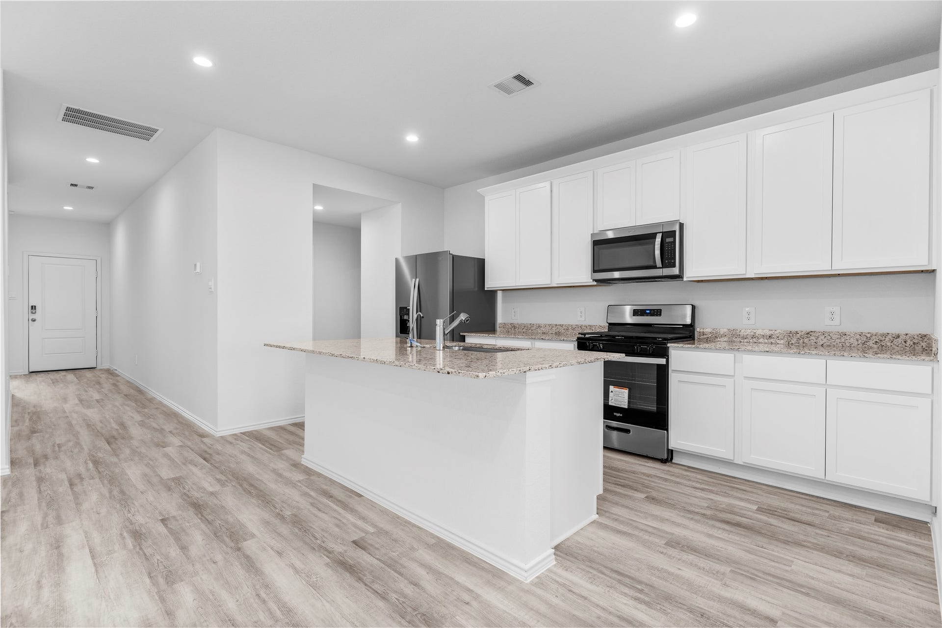 *All images, rooms measurements are approximate. All information, including pricing, is subject to change.