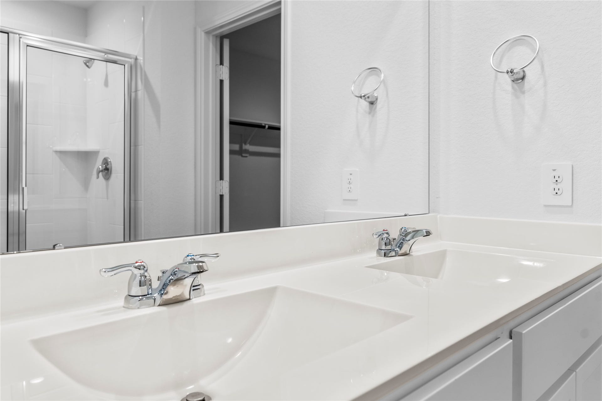 *All images, rooms measurements are approximate. All information, including pricing, is subject to change.