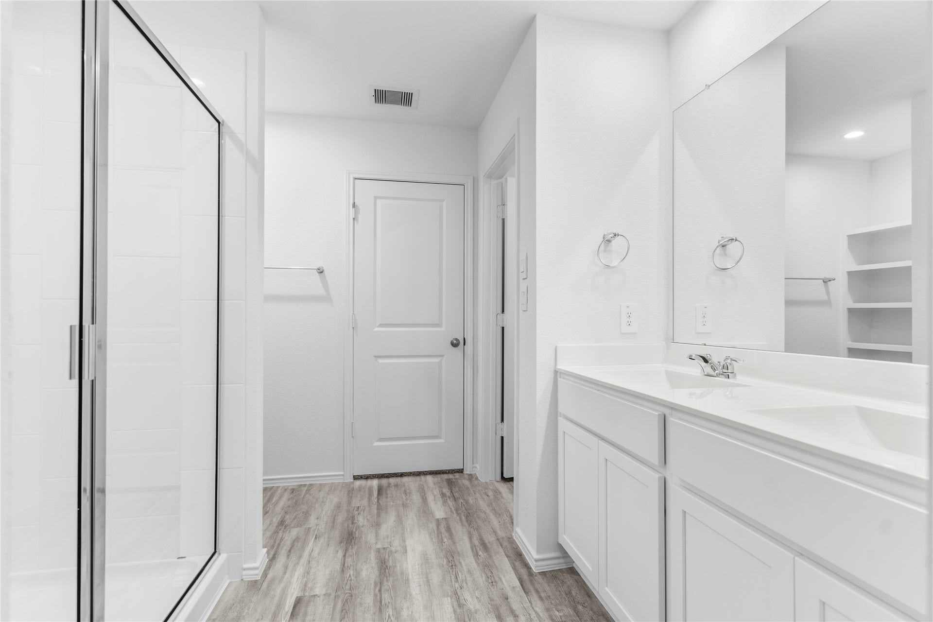*All images, rooms measurements are approximate. All information, including pricing, is subject to change.