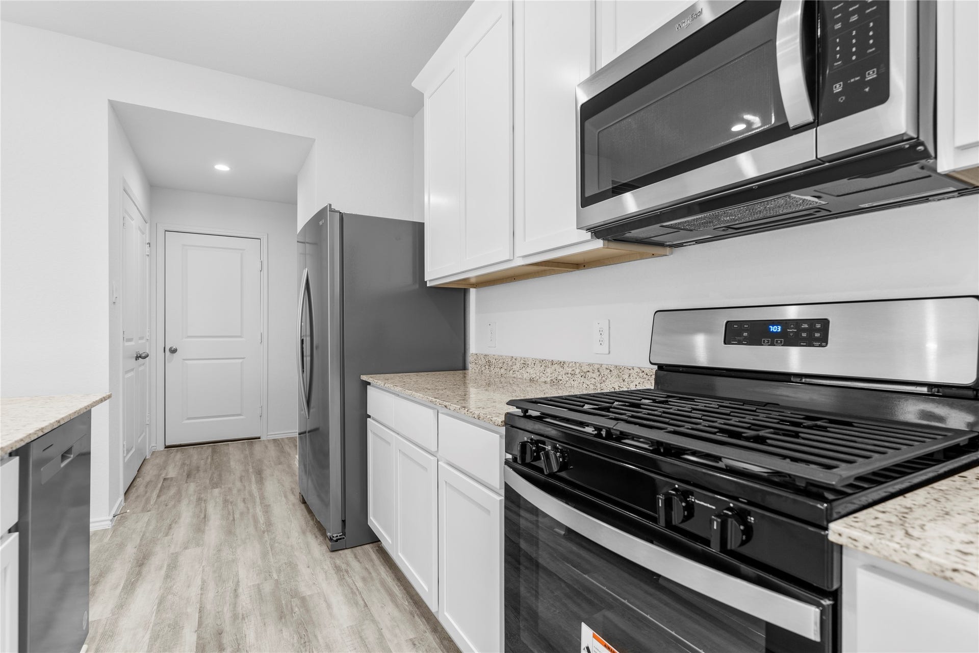 *All images, rooms measurements are approximate. All information, including pricing, is subject to change.