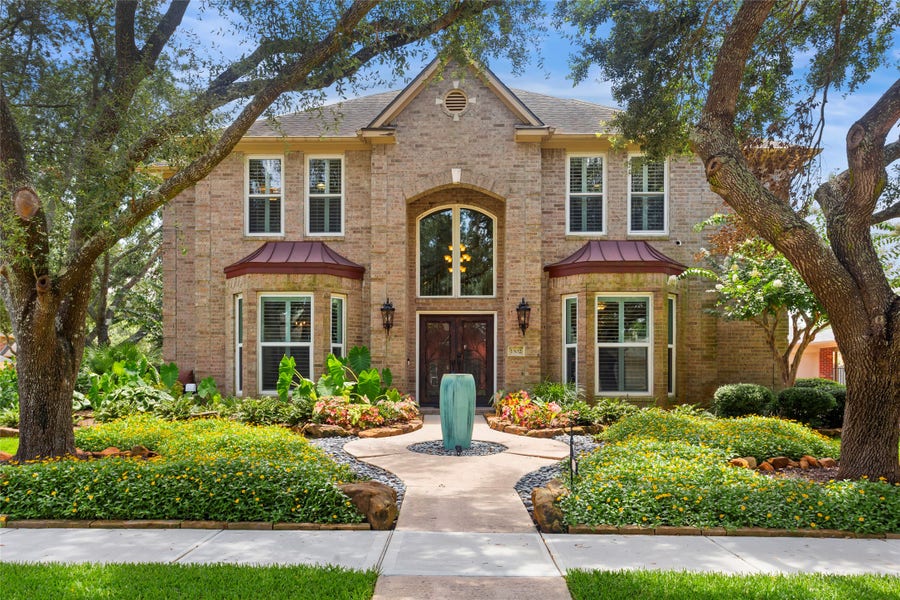 Property photo for 1302 Birch Street, Pearland, TX
