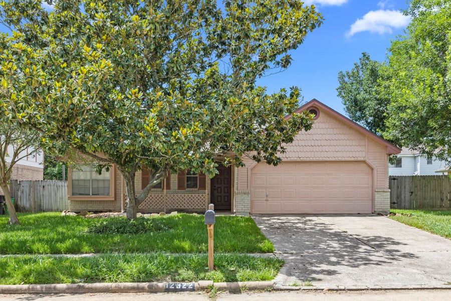 Property photo for 12322 White River Dr, Tomball, TX