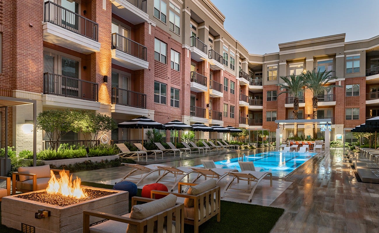 180 Malone Street, #2203, Houston, TX 77007 Two saltwater pools, gas grills, firepit