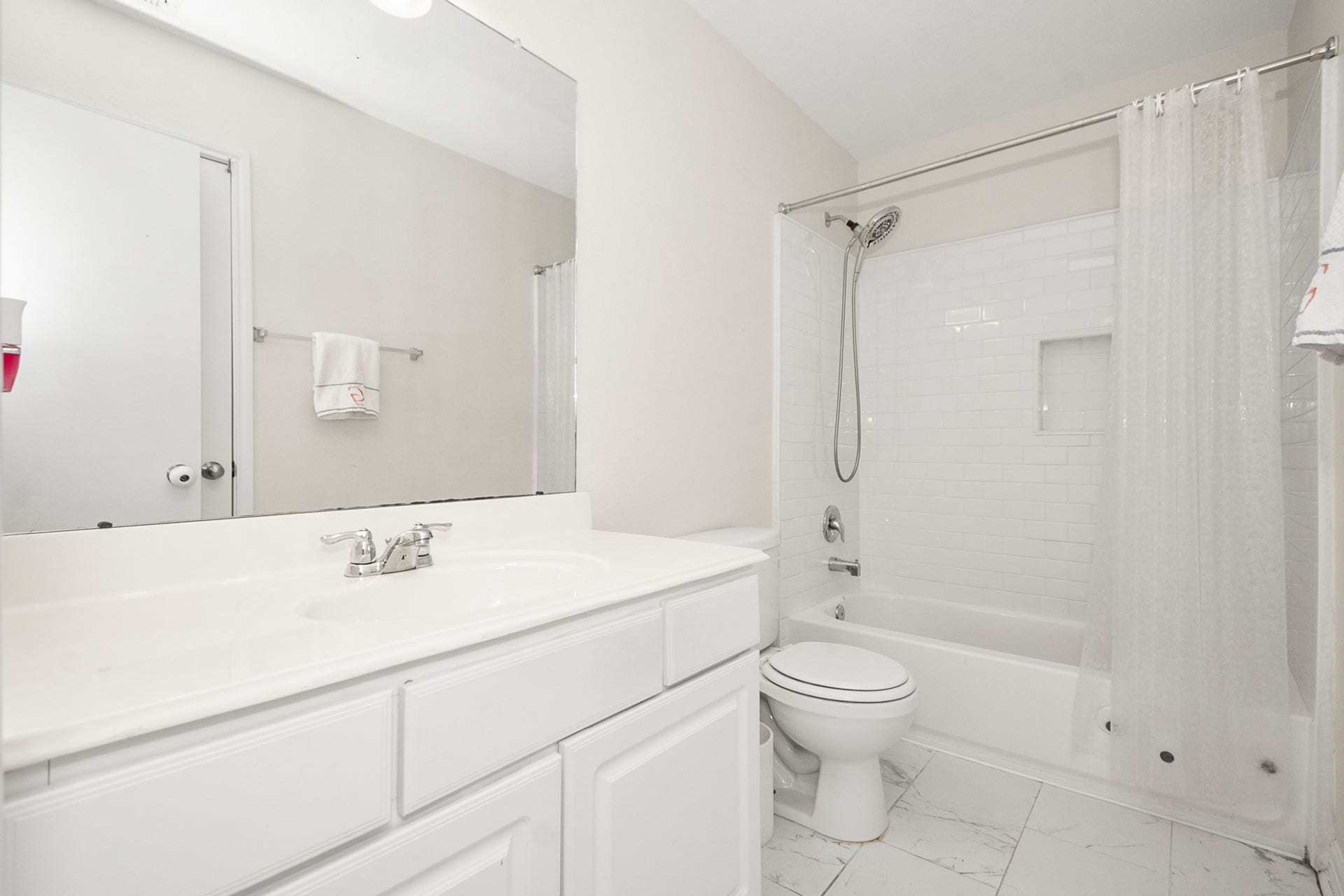 12510 Greencanyon Drive, Houston, TX 77044 12510 Greencanyon Drive, Houston, TX 77044