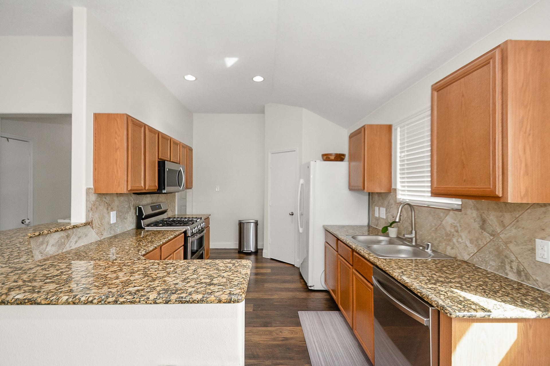 12510 Greencanyon Drive, Houston, TX 77044 12510 Greencanyon Drive, Houston, TX 77044