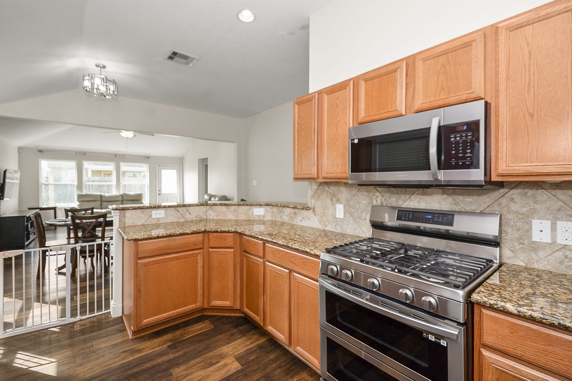 12510 Greencanyon Drive, Houston, TX 77044 Kitchen with Granite Countertops