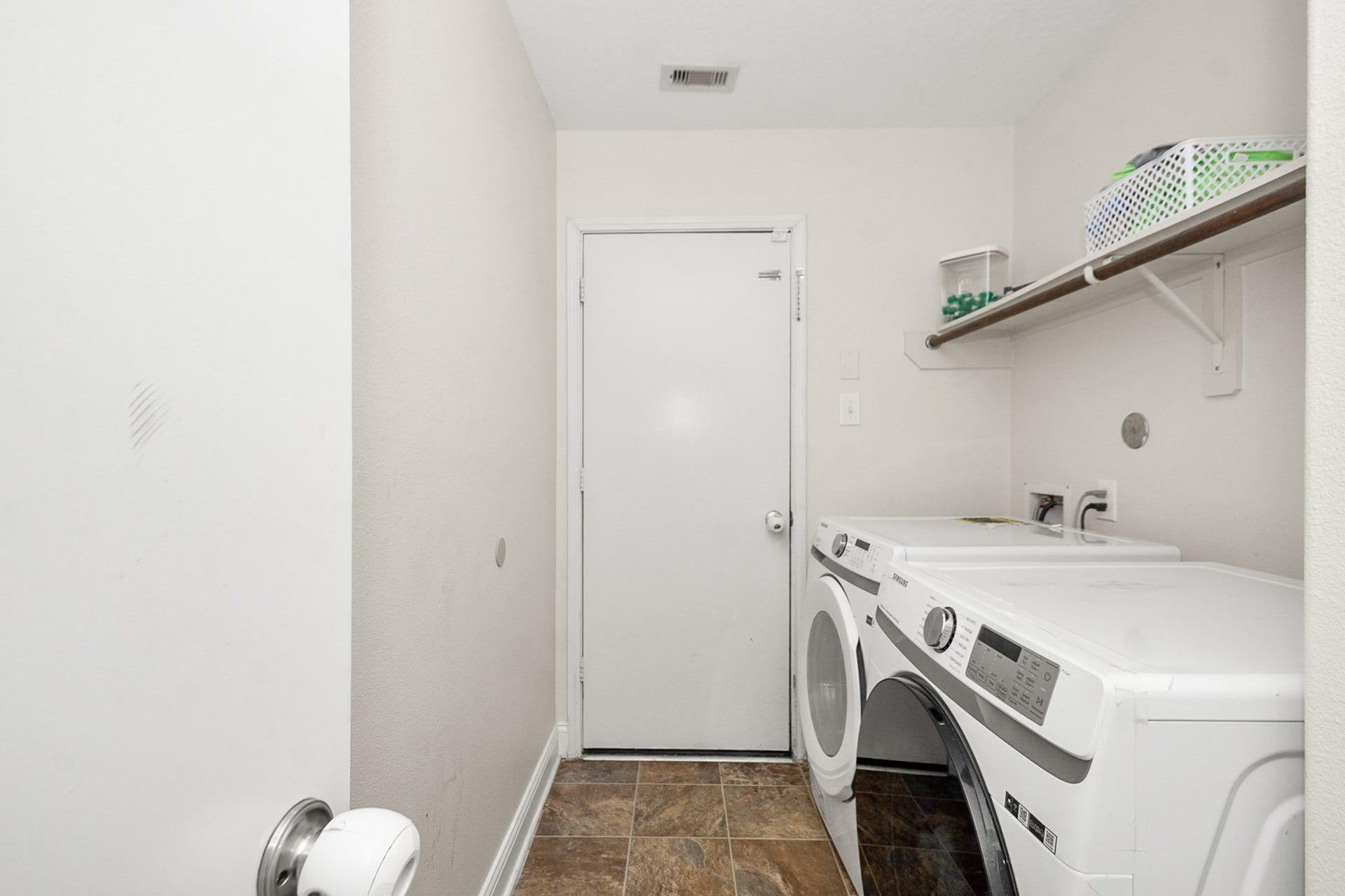 12510 Greencanyon Drive, Houston, TX 77044 Indoor Utility Room