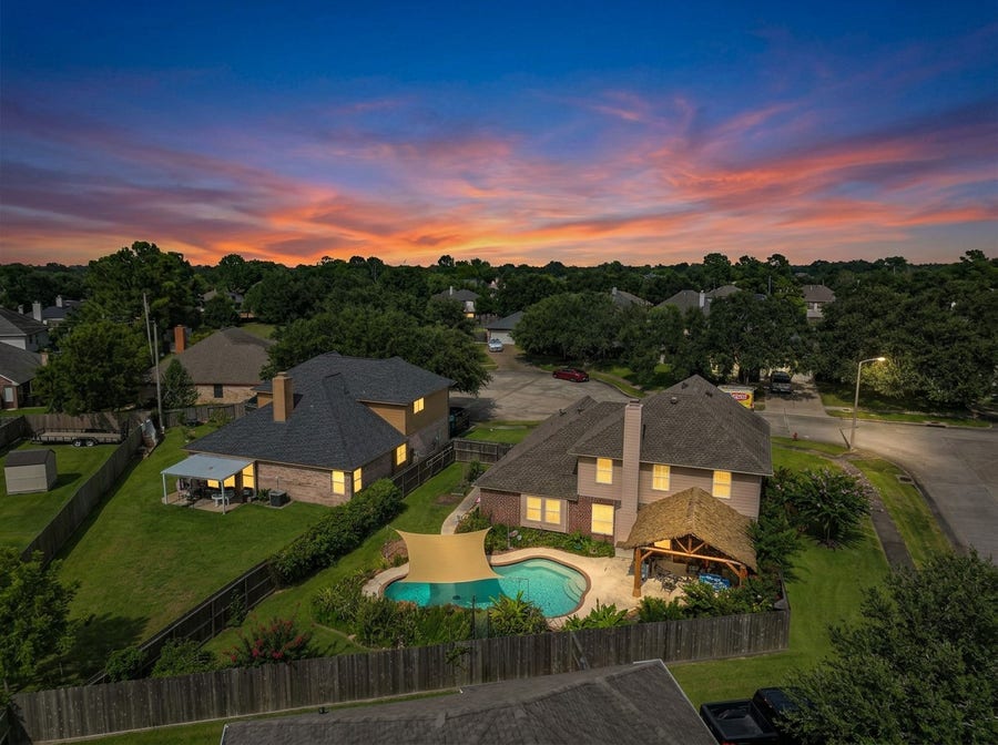 Property photo for 183 Greenridge Circle, League City, TX