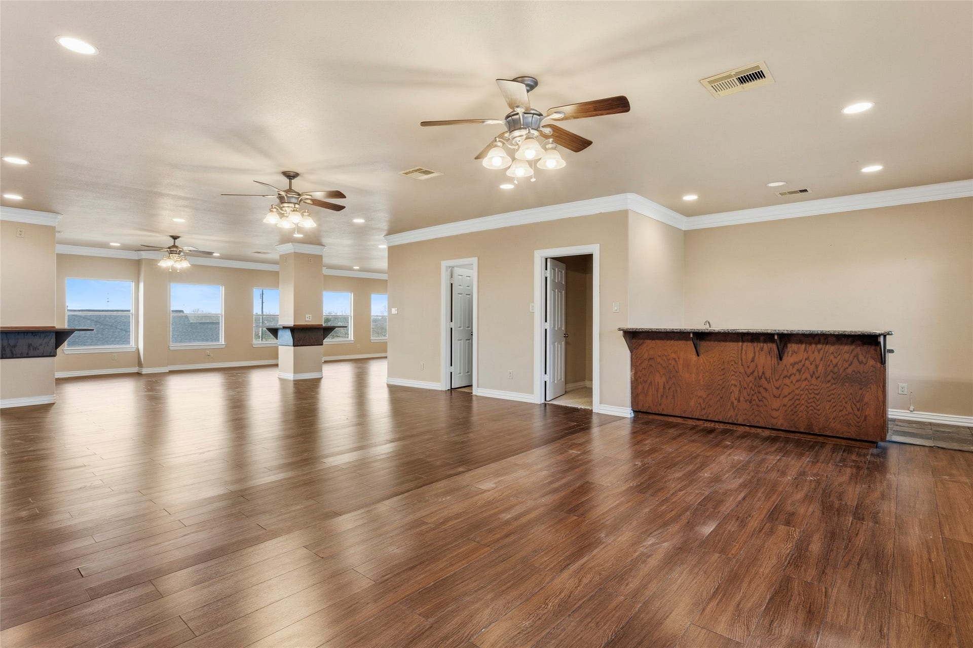 2535 Broadway Street, San Leon, TX 77539 2535 Broadway Street, San Leon, TX 77539