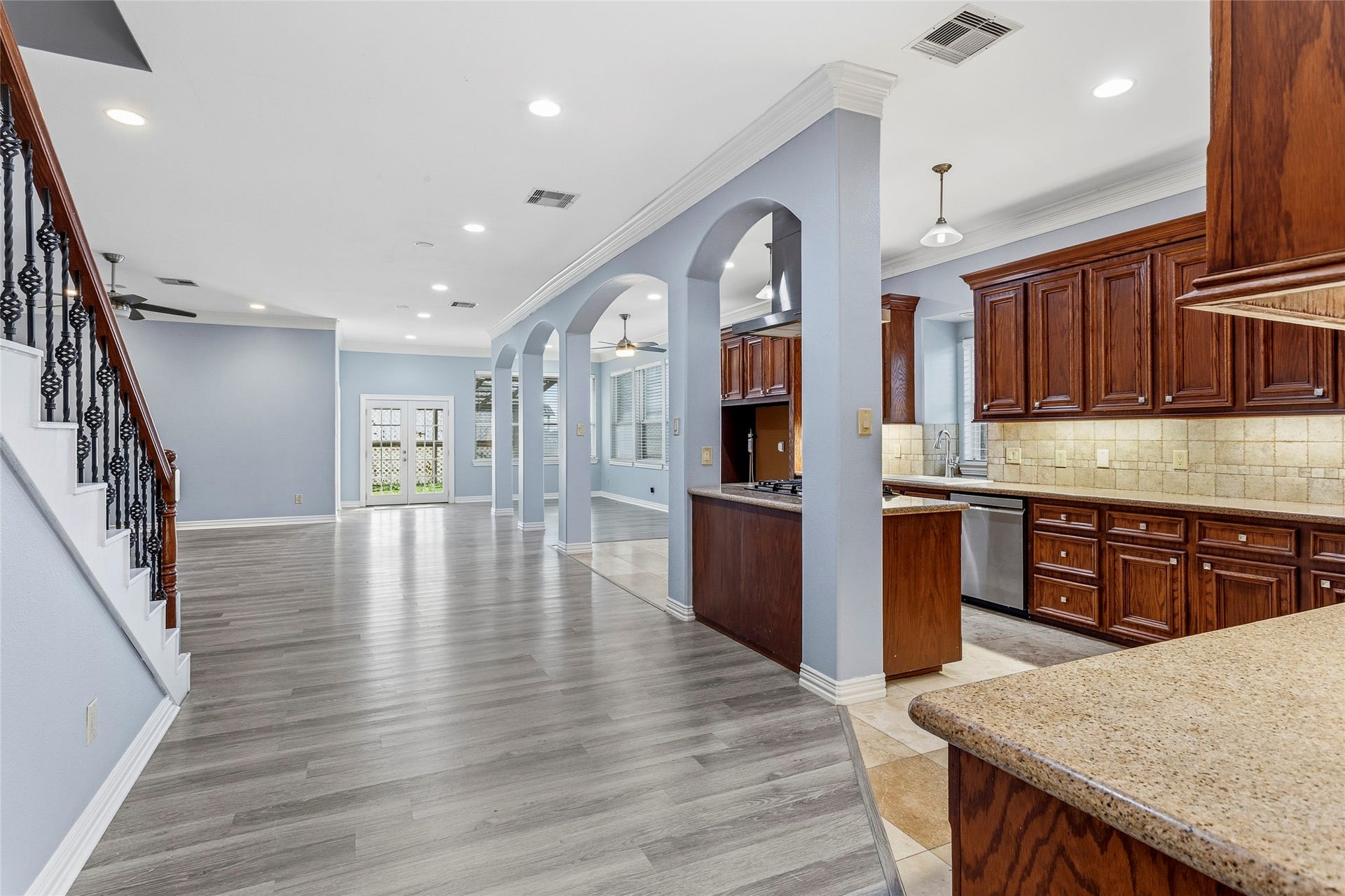 2535 Broadway Street, San Leon, TX 77539 2535 Broadway Street, San Leon, TX 77539