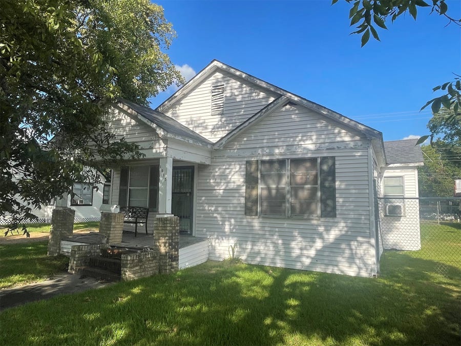 Property photo for 1017 7th Street, Rosenberg, TX