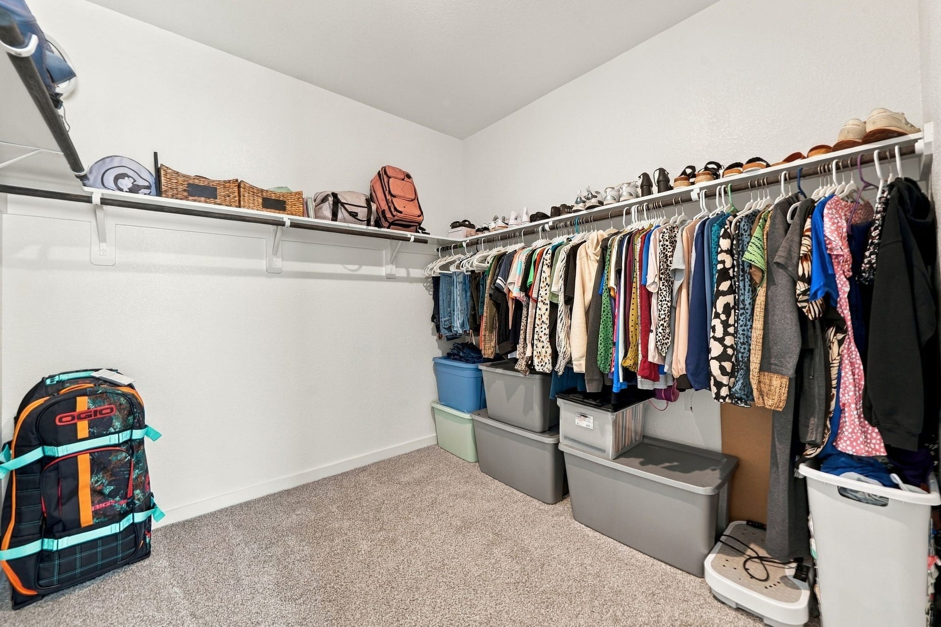 18618 Austin Ridge Drive, Crosby, TX 77532 Primary Closet