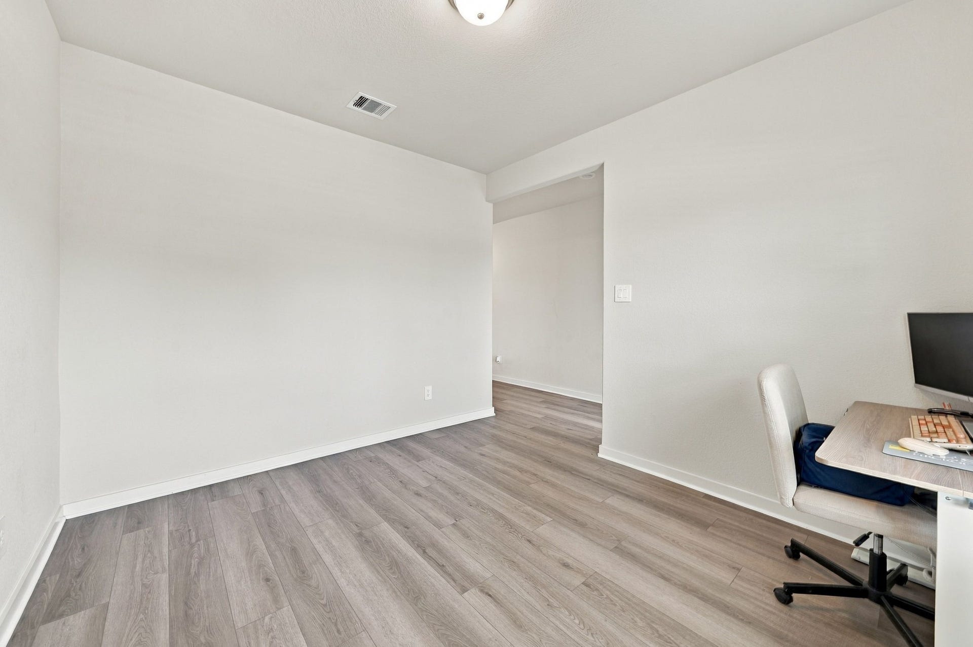 18618 Austin Ridge Drive, Crosby, TX 77532 Office/ Study