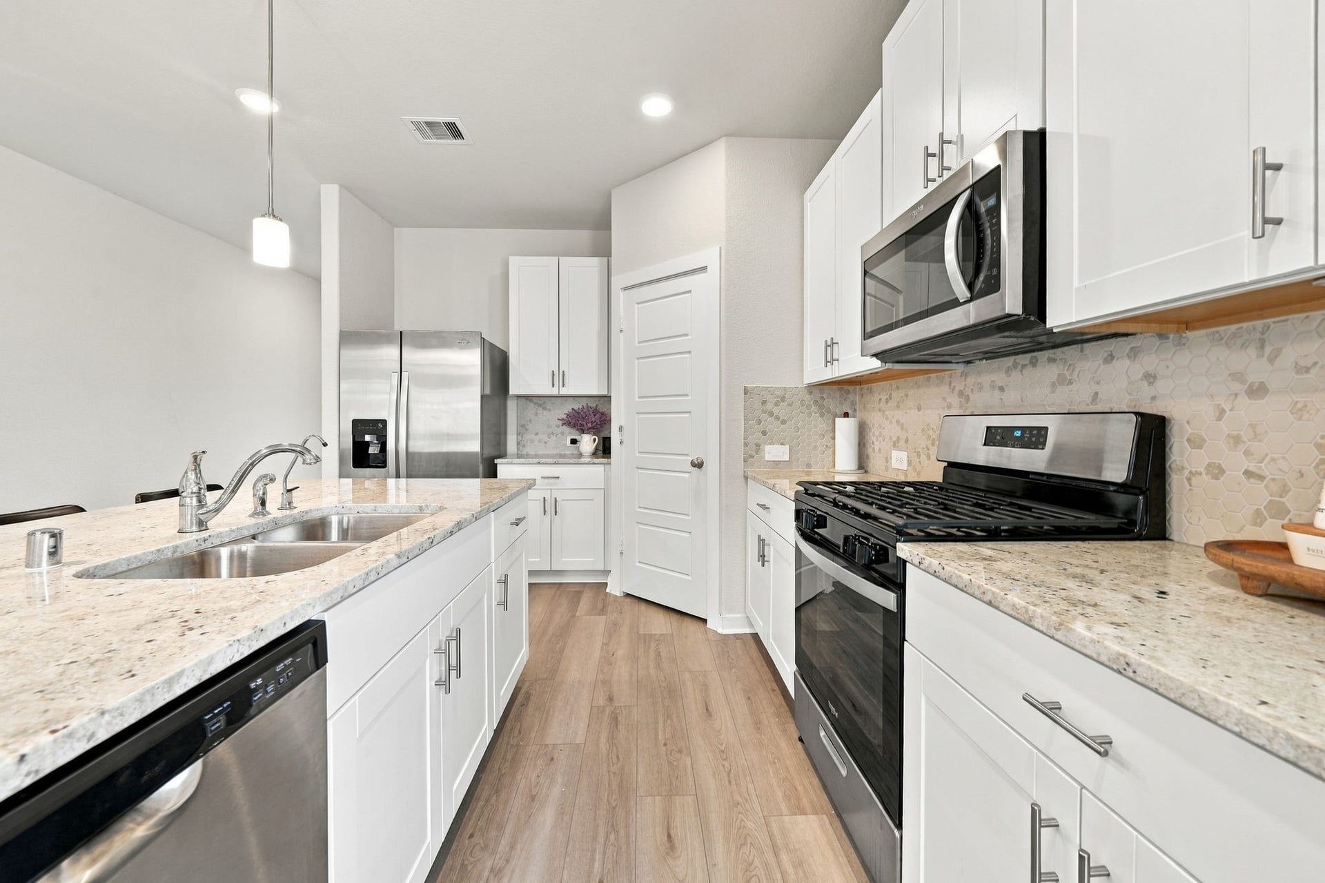 18618 Austin Ridge Drive, Crosby, TX 77532 Kitchen
