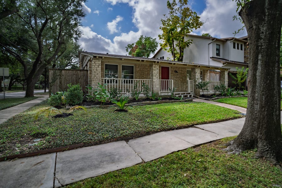 Property photo for 2201 Bartlett Street, Houston, TX