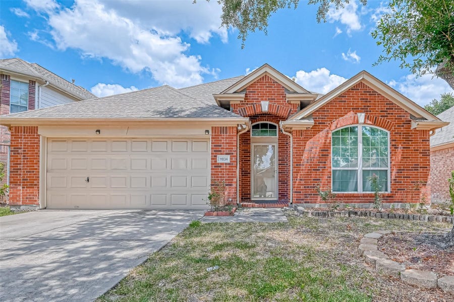 Property photo for 11834 Leaf Oak Drive, Houston, TX