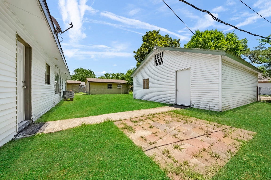 1805 1st Avenue N, Texas City, TX 77590 1805 1st Avenue N, Texas City, TX 77590
