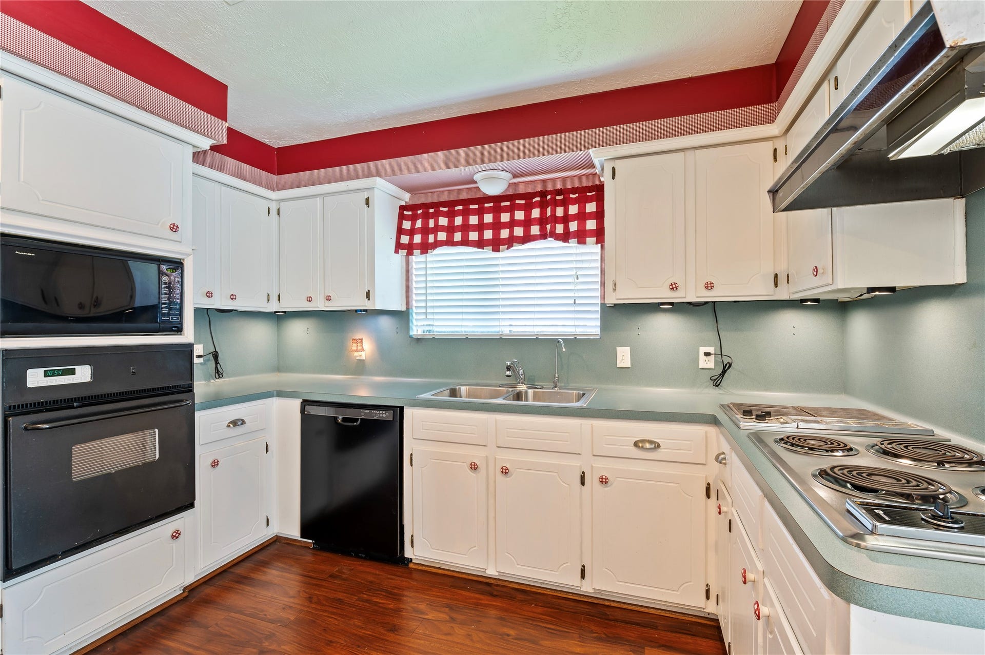 4303 Seneca Street, Pasadena, TX 77504 4303 Seneca Street, Pasadena, TX 77504