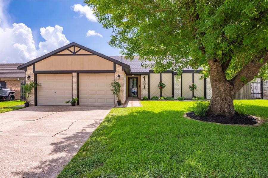 Property photo for 4303 Seneca Street, Pasadena, TX