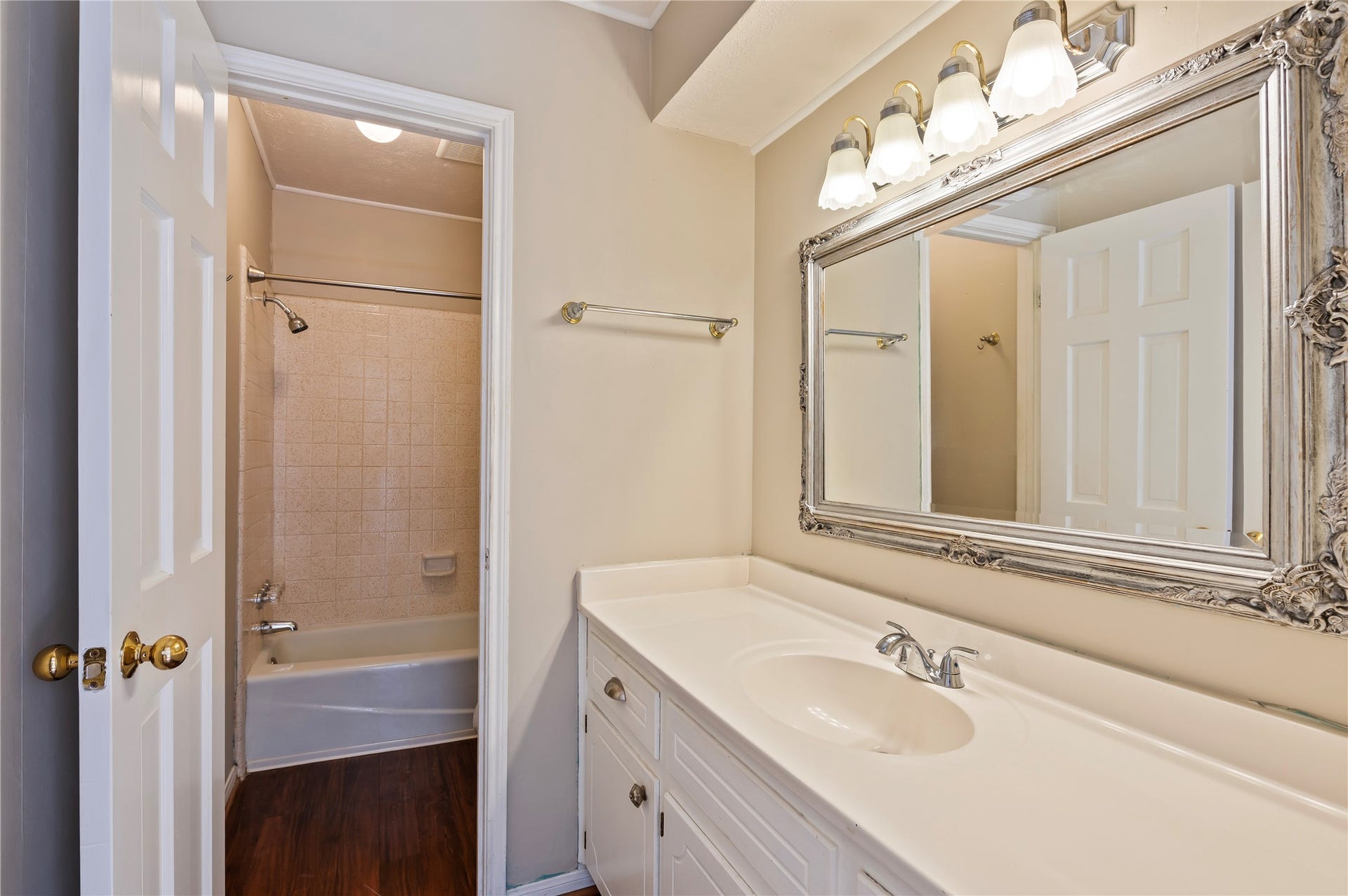 4303 Seneca Street, Pasadena, TX 77504 4303 Seneca Street, Pasadena, TX 77504