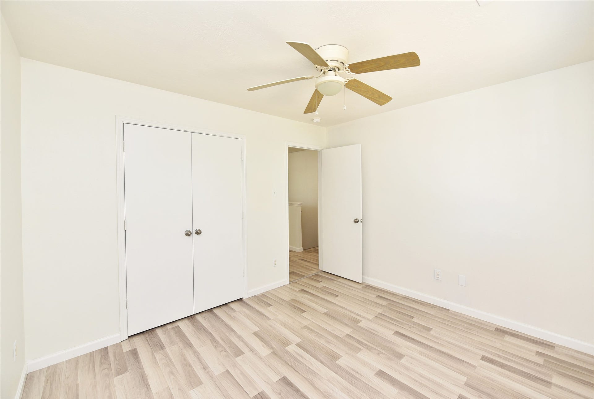 6711 Haven Forest Lane, Rosenberg, TX 77469 Secondary bedroom