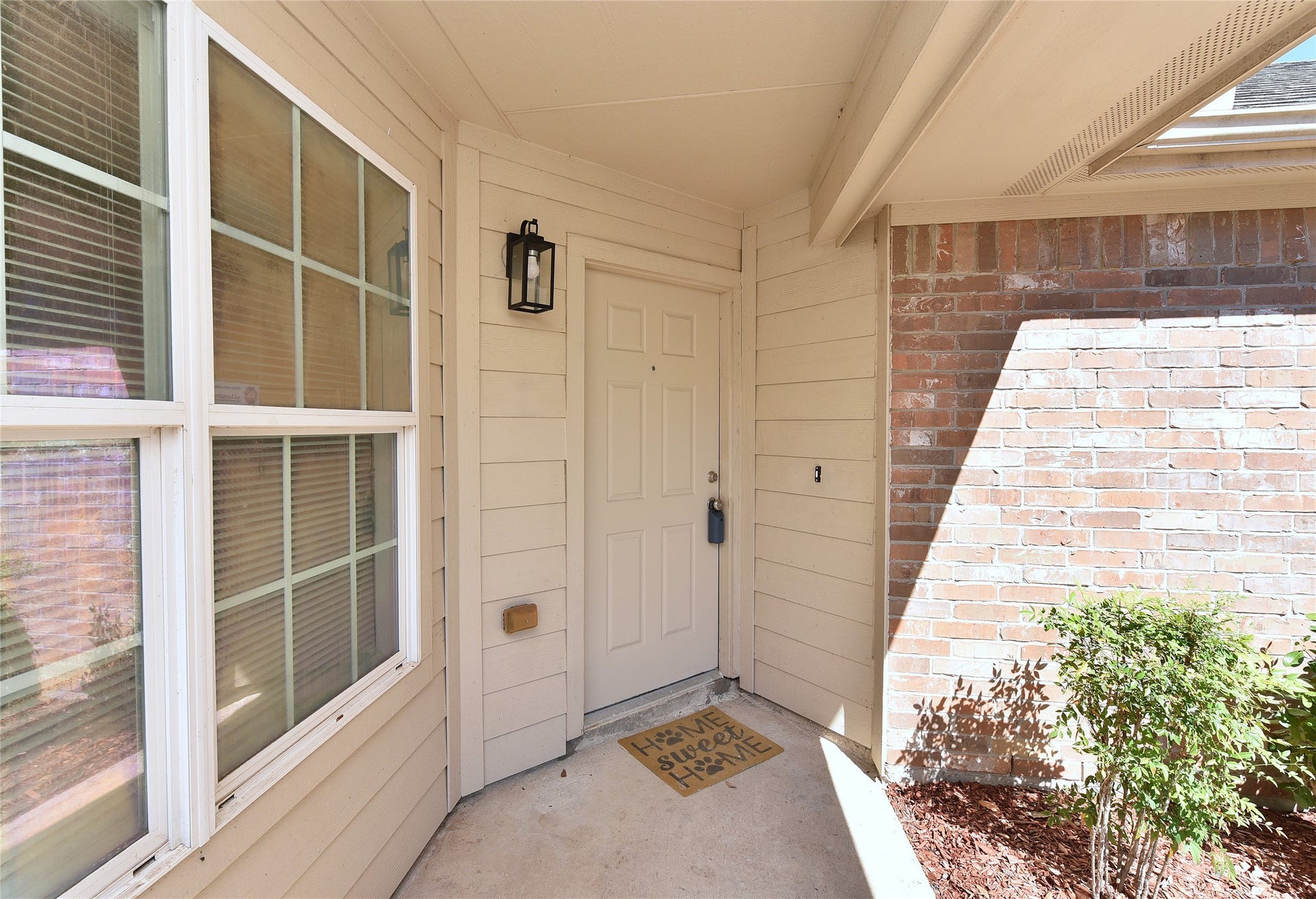 6711 Haven Forest Lane, Rosenberg, TX 77469 Come on in.