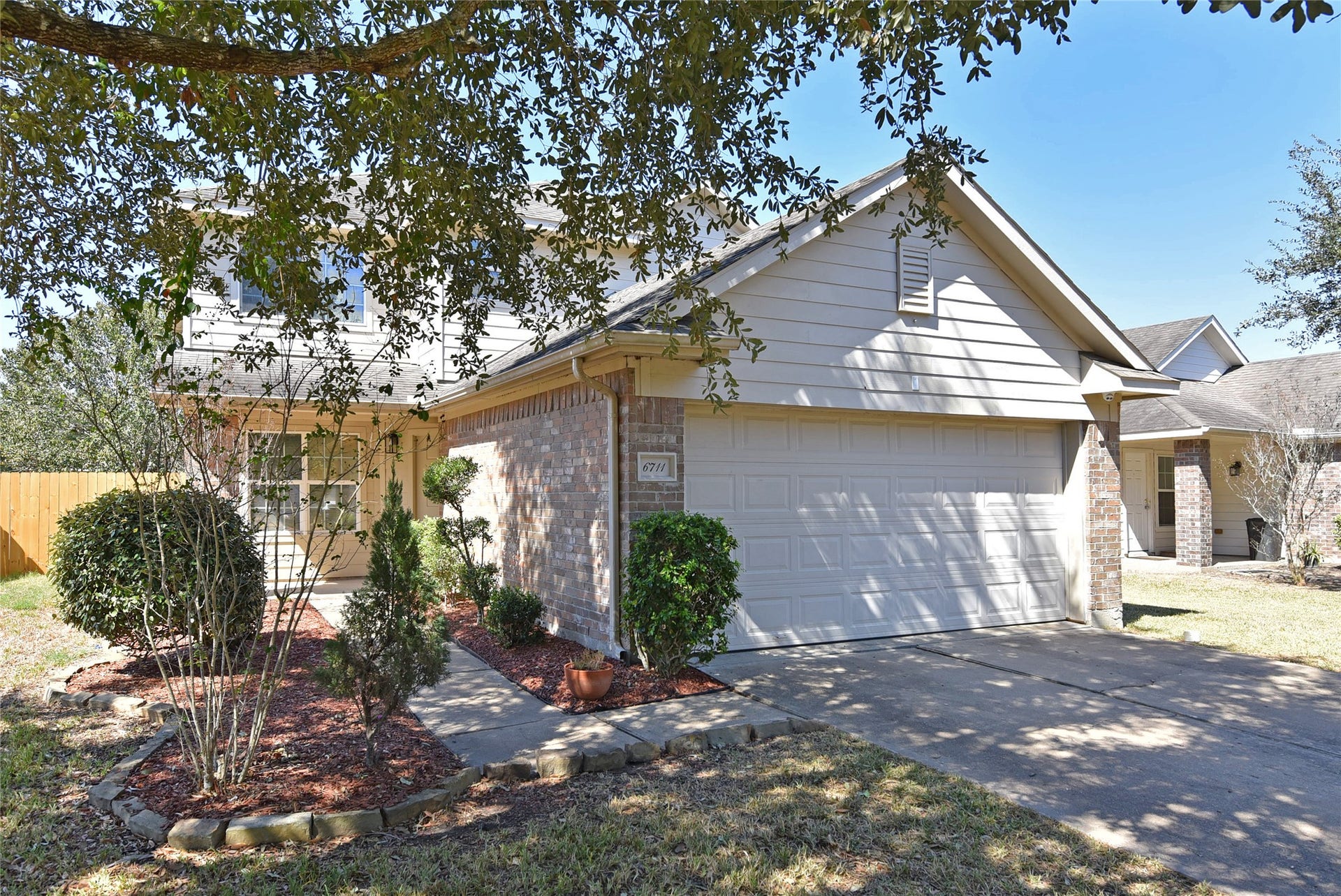 6711 Haven Forest Lane, Rosenberg, TX 77469 This home has 4 bedrooms, 2.5 baths and a game room. Come take a look.