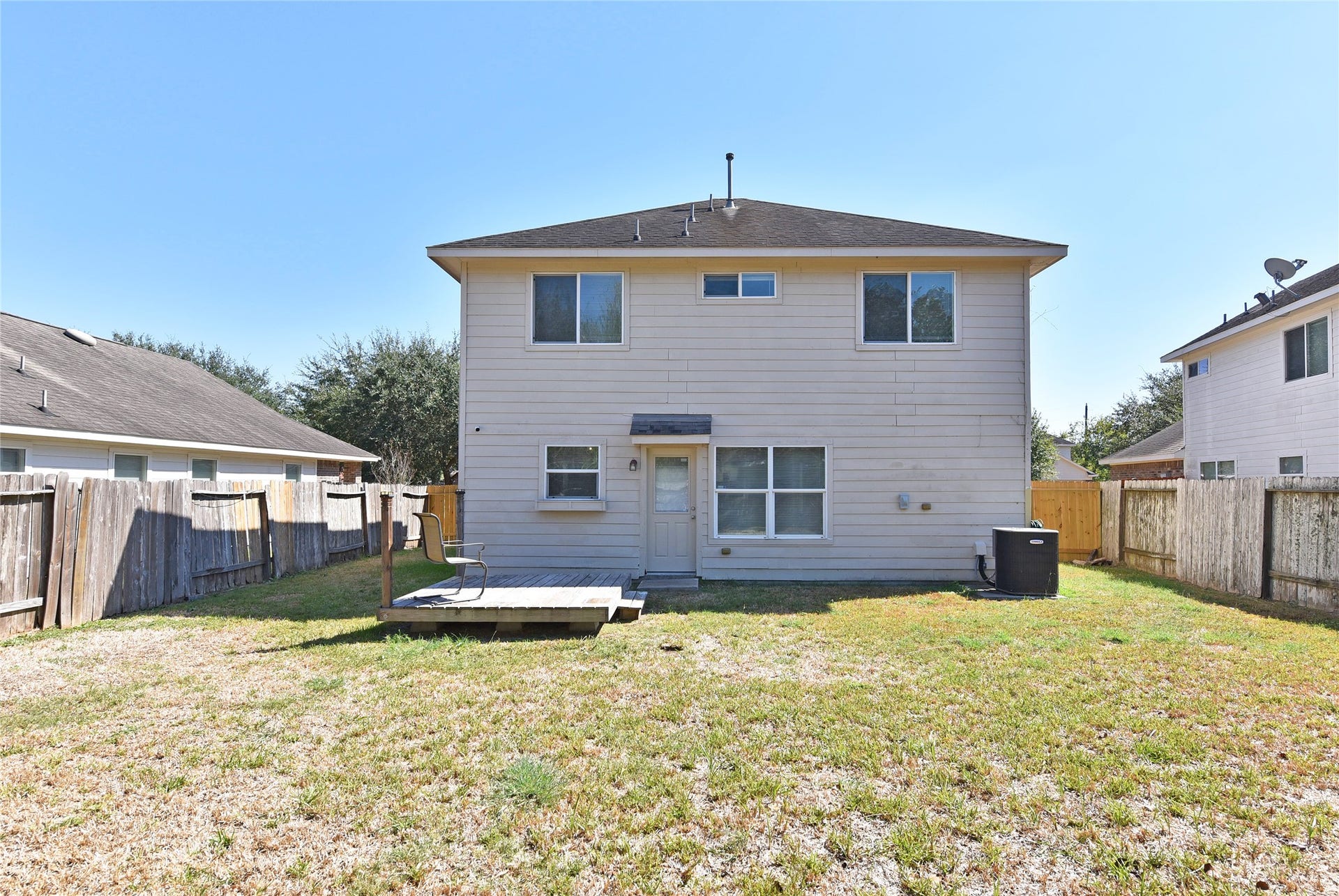 6711 Haven Forest Lane, Rosenberg, TX 77469 Looking toward the rear of the home.