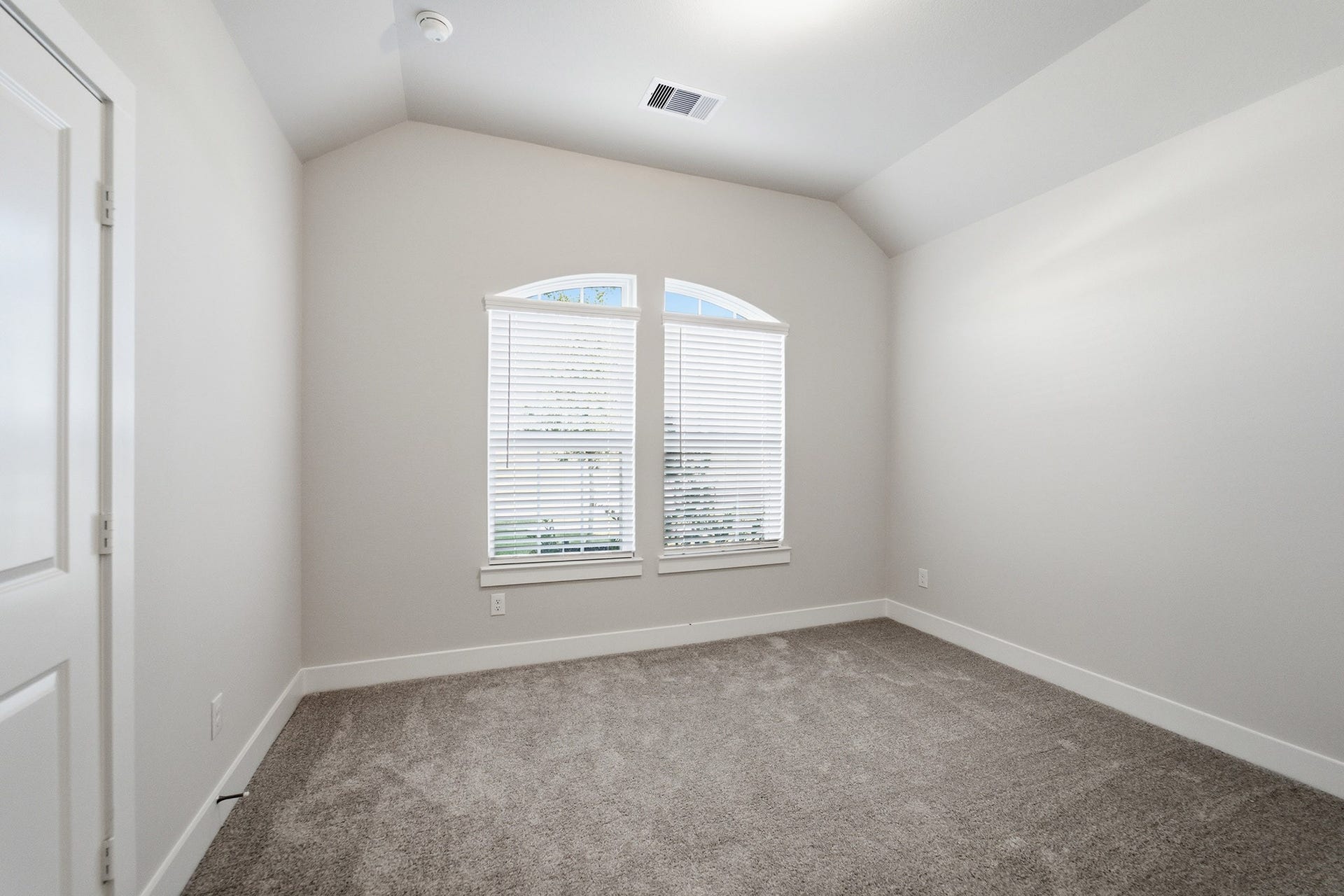 7942 Jade Crest Drive, Angleton, TX 77515