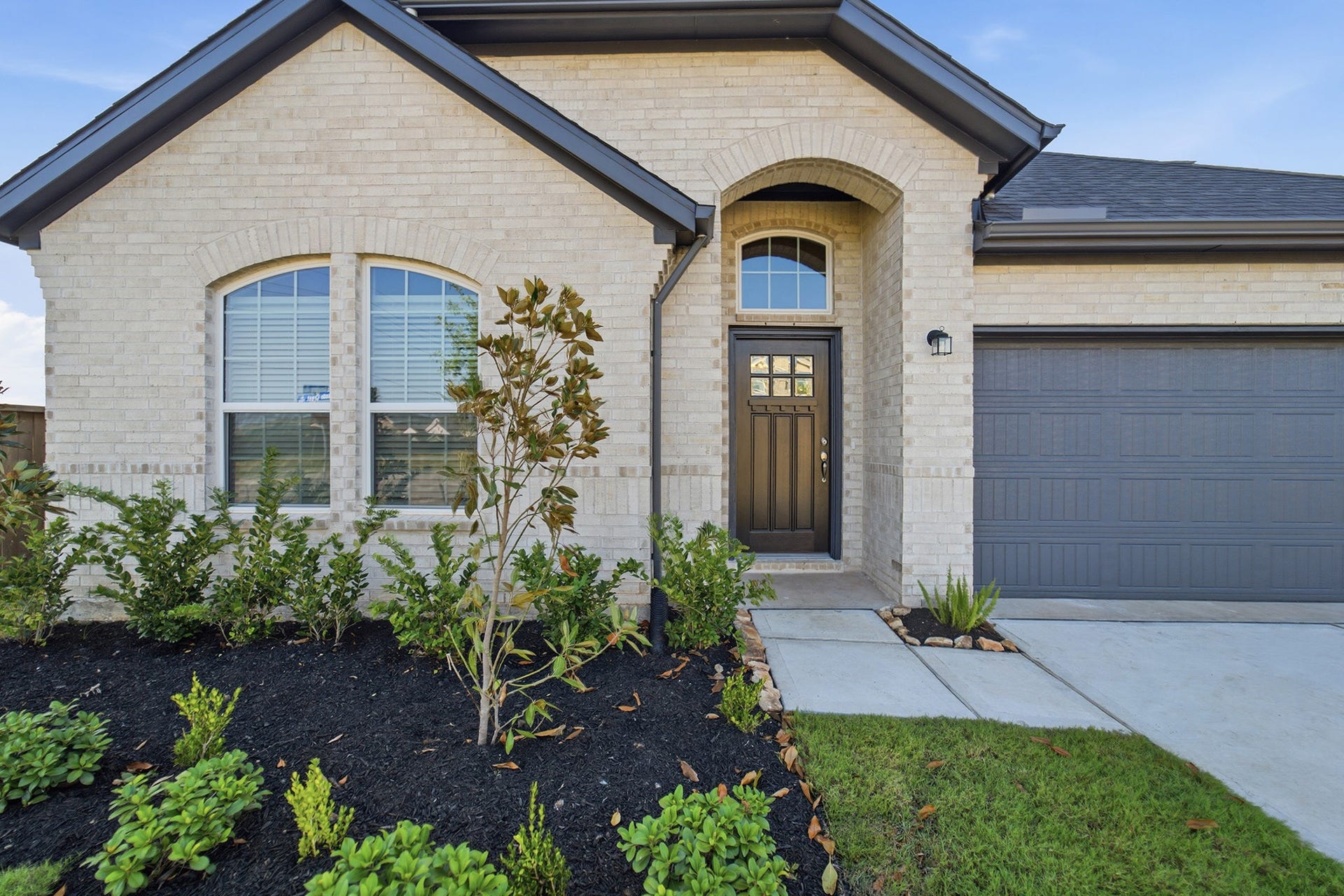 7942 Jade Crest Drive, Angleton, TX 77515