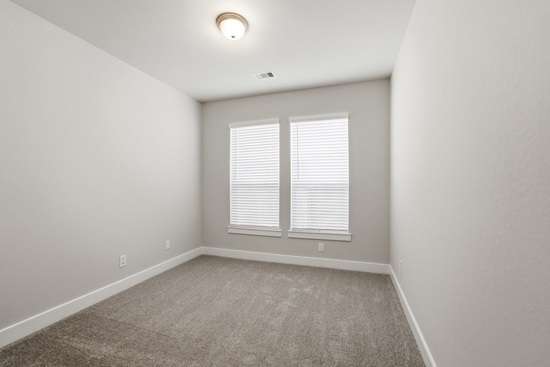 7942 Jade Crest Drive, Angleton, TX 77515