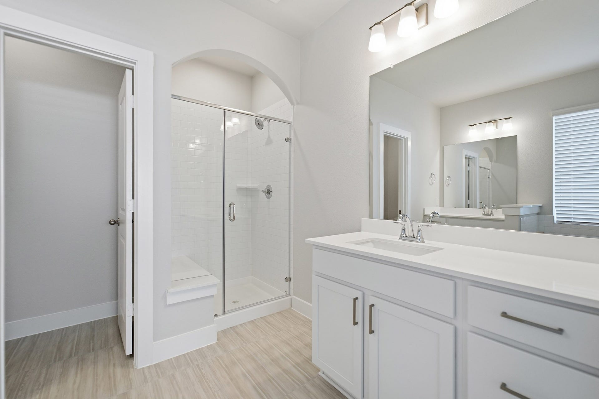 7942 Jade Crest Drive, Angleton, TX 77515