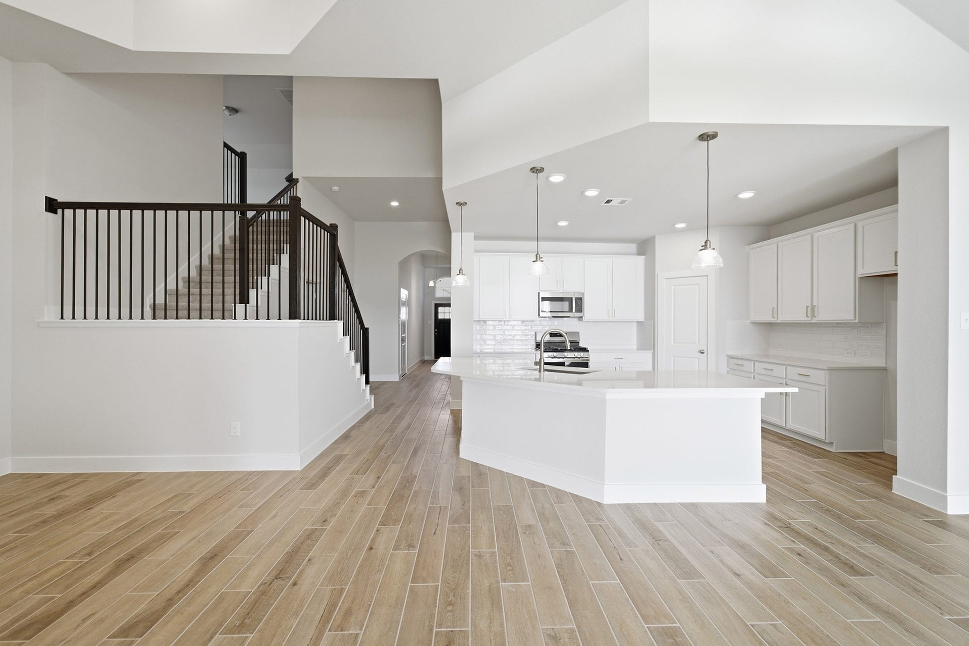 7942 Jade Crest Drive, Angleton, TX 77515