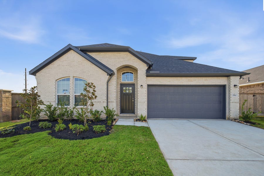 Property photo for 7942 Jade Crest Drive, Angleton, TX