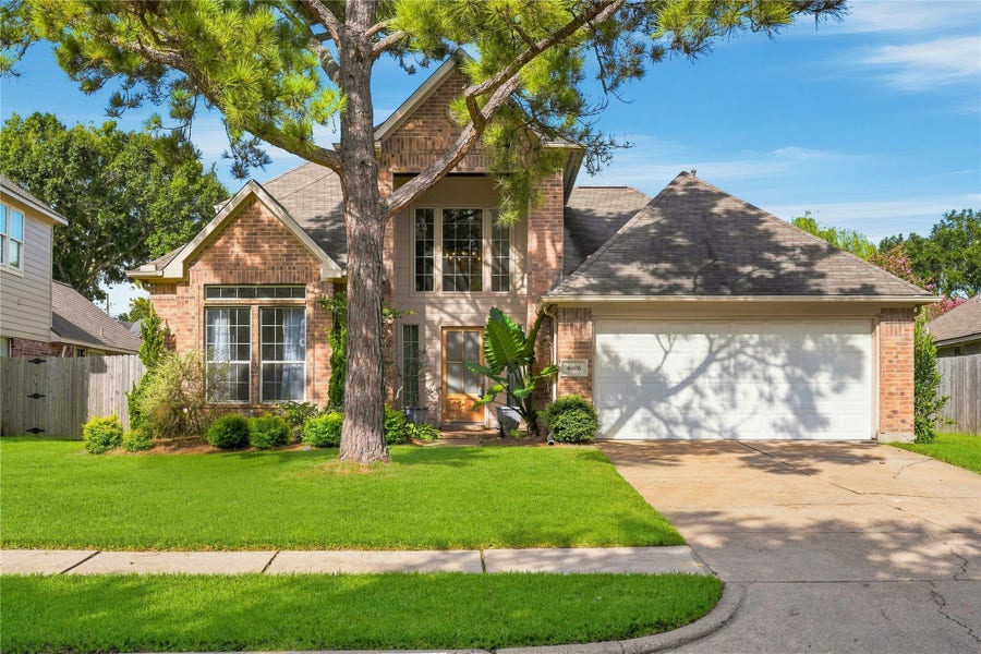 Property photo for 4006 Stonehurst Drive, Pearland, TX