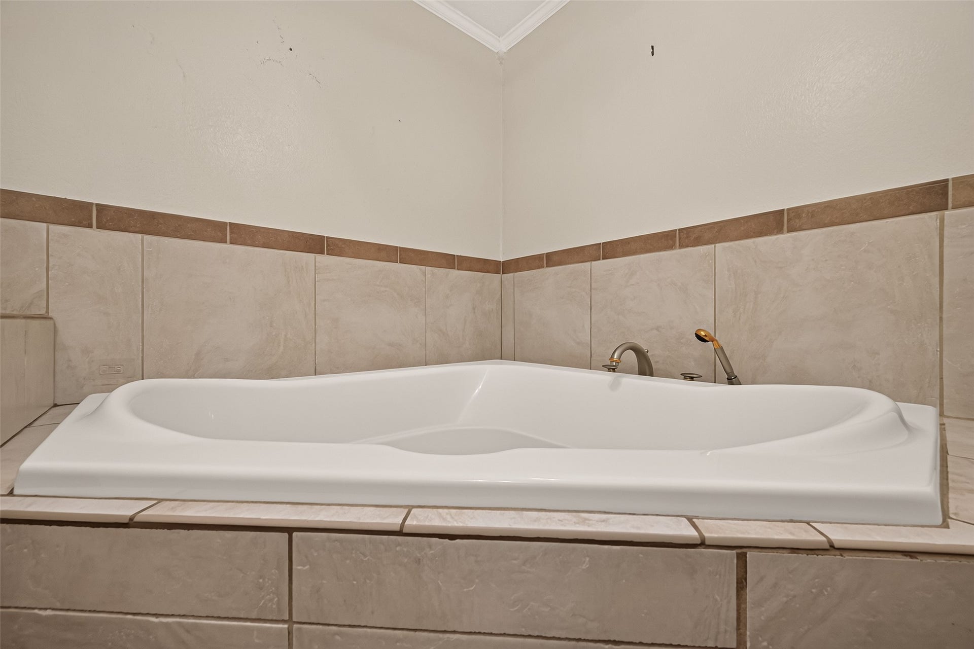 2210 Lazybrook Drive, Houston, TX 77008 2210 Lazybrook Drive, Houston, TX 77008