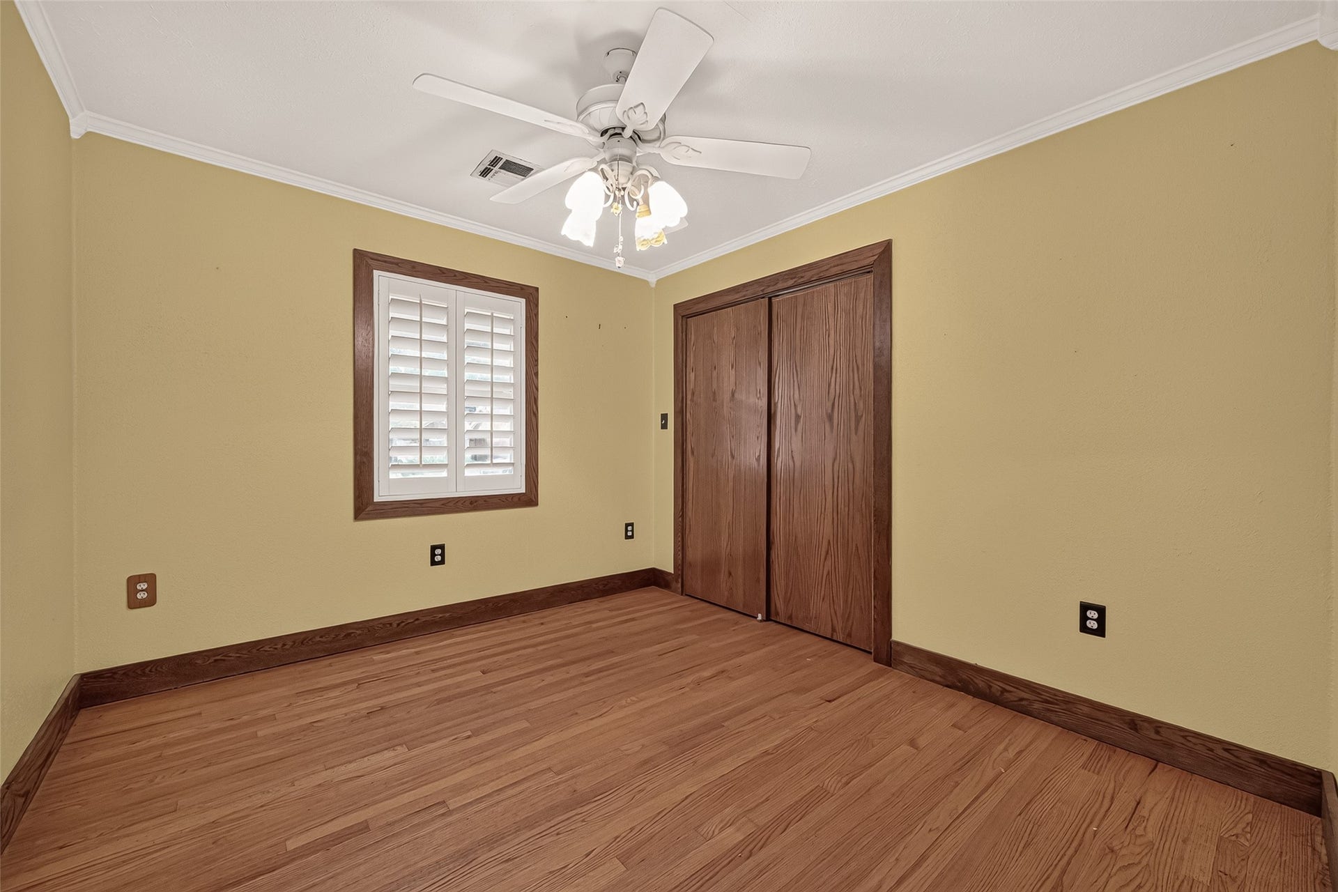 2210 Lazybrook Drive, Houston, TX 77008 2210 Lazybrook Drive, Houston, TX 77008