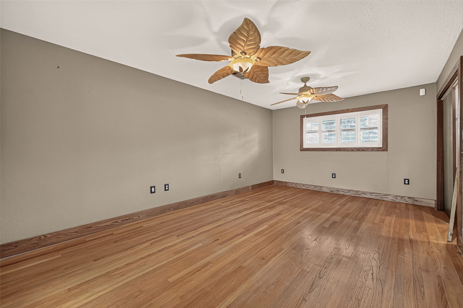 2210 Lazybrook Drive, Houston, TX 77008 2210 Lazybrook Drive, Houston, TX 77008