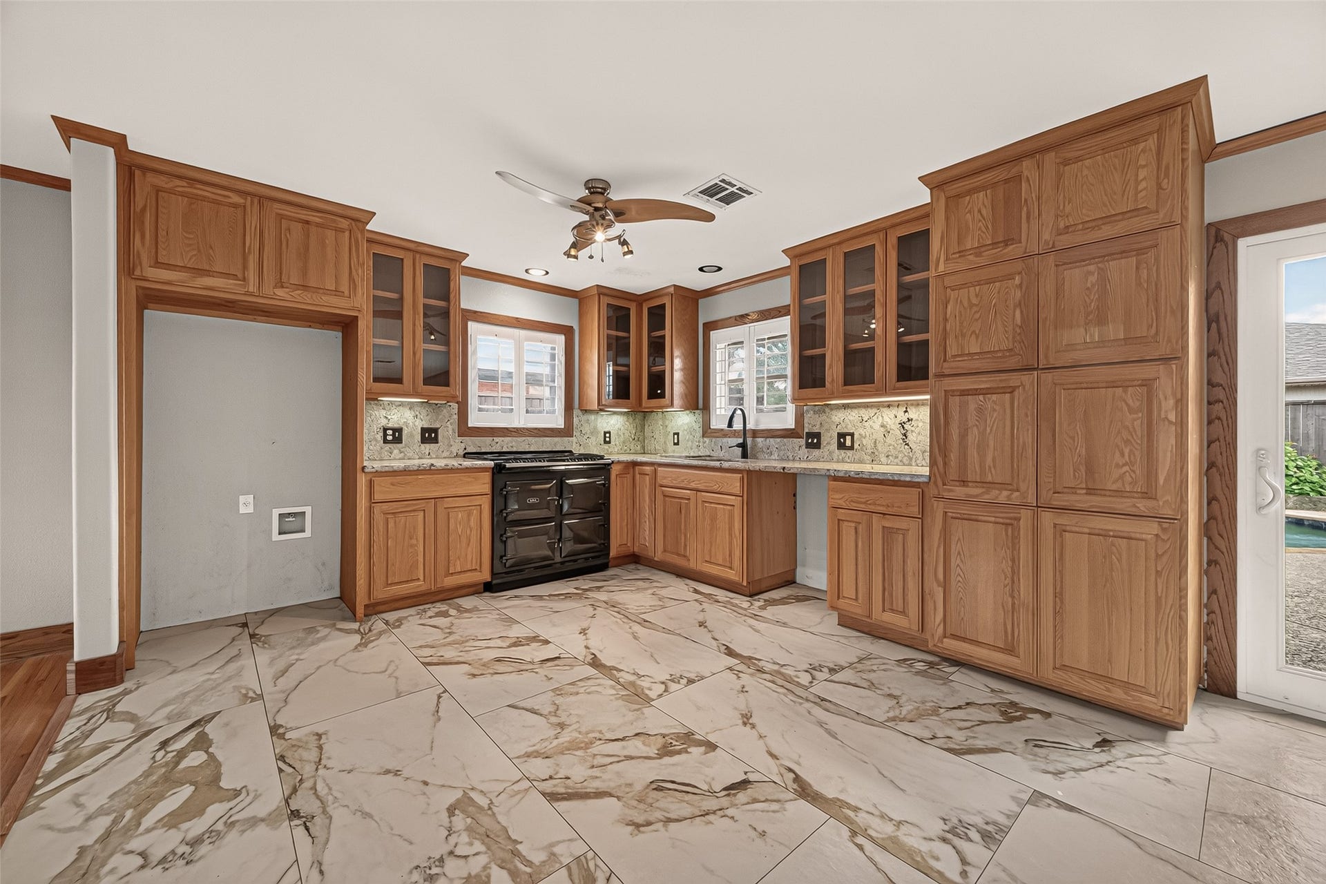 2210 Lazybrook Drive, Houston, TX 77008 2210 Lazybrook Drive, Houston, TX 77008
