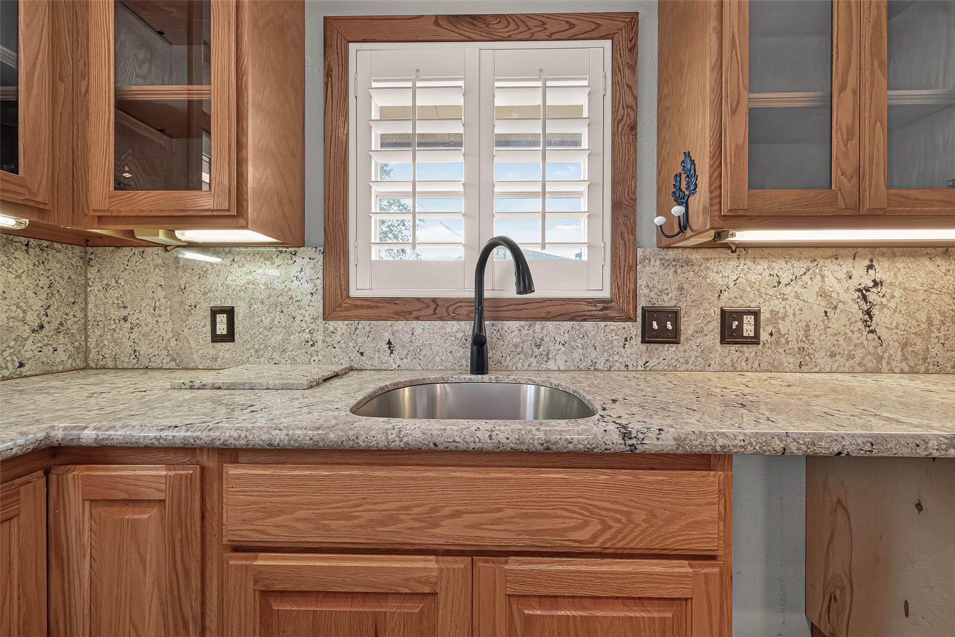 2210 Lazybrook Drive, Houston, TX 77008 2210 Lazybrook Drive, Houston, TX 77008