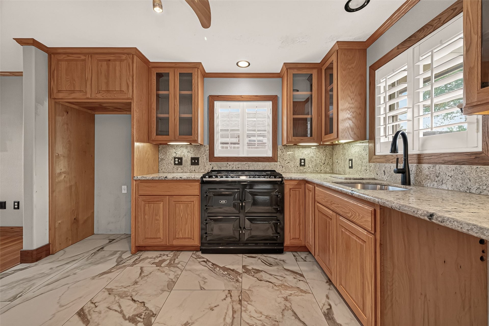 2210 Lazybrook Drive, Houston, TX 77008 2210 Lazybrook Drive, Houston, TX 77008