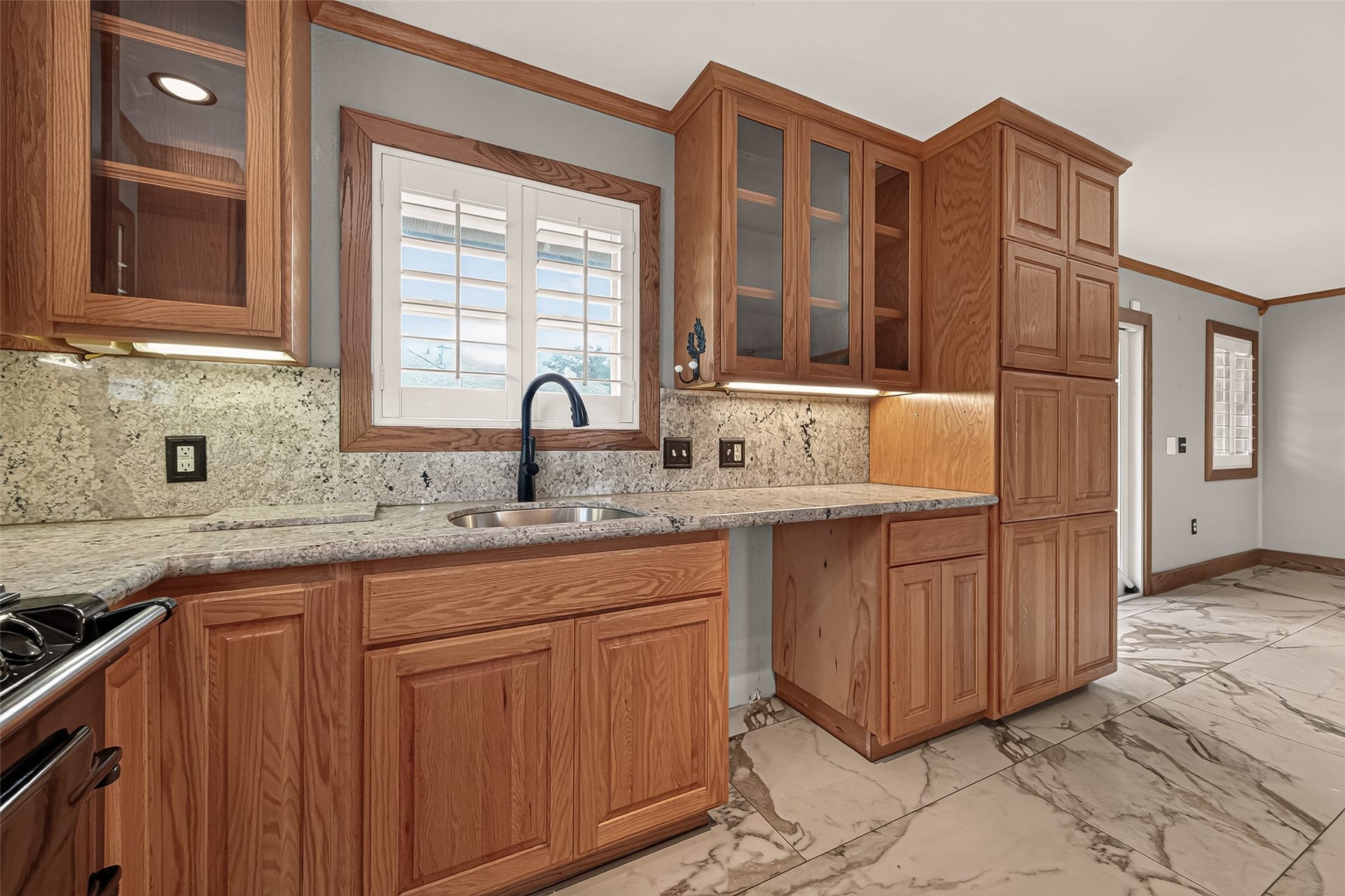 2210 Lazybrook Drive, Houston, TX 77008 2210 Lazybrook Drive, Houston, TX 77008