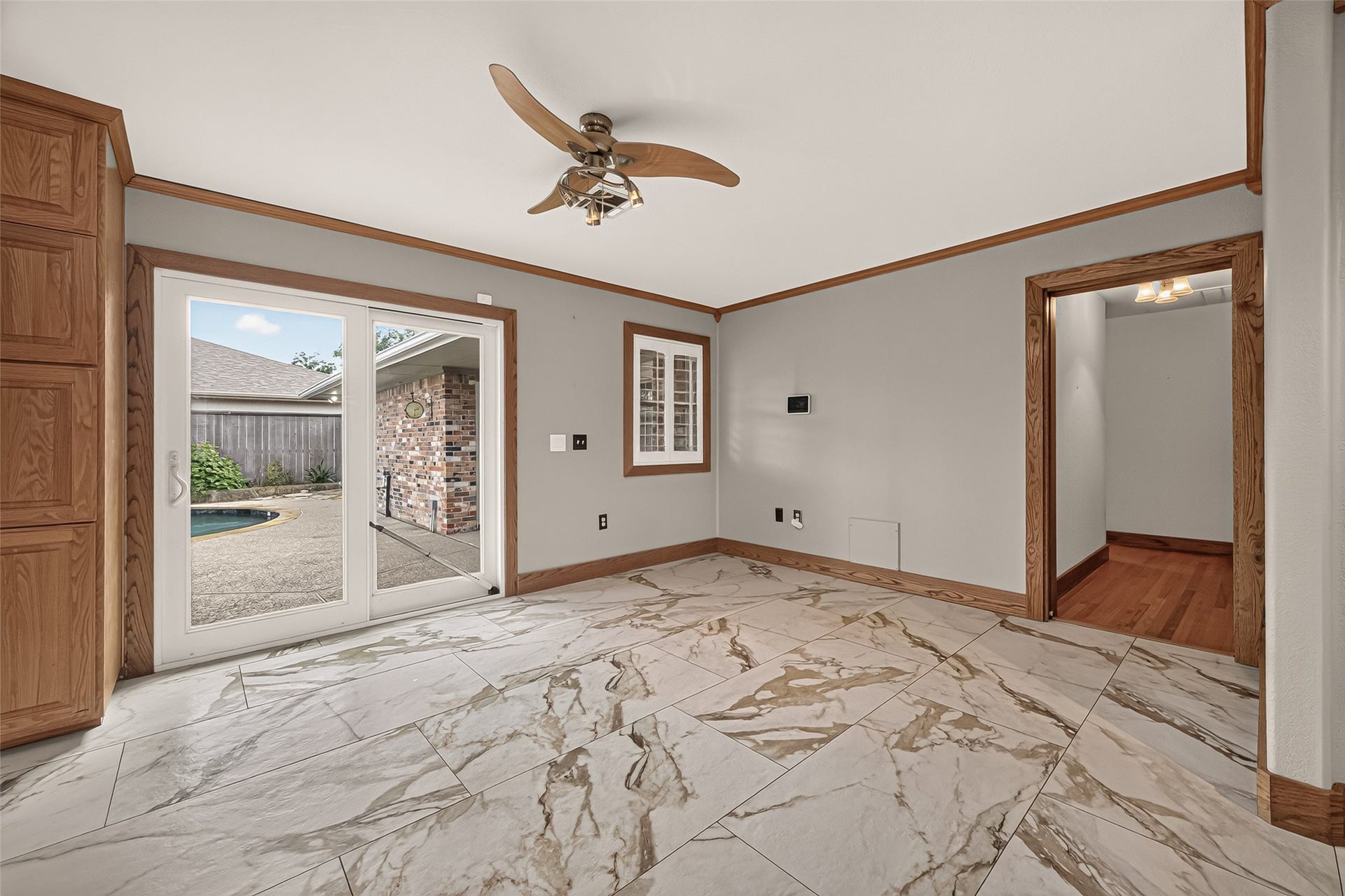 2210 Lazybrook Drive, Houston, TX 77008 2210 Lazybrook Drive, Houston, TX 77008