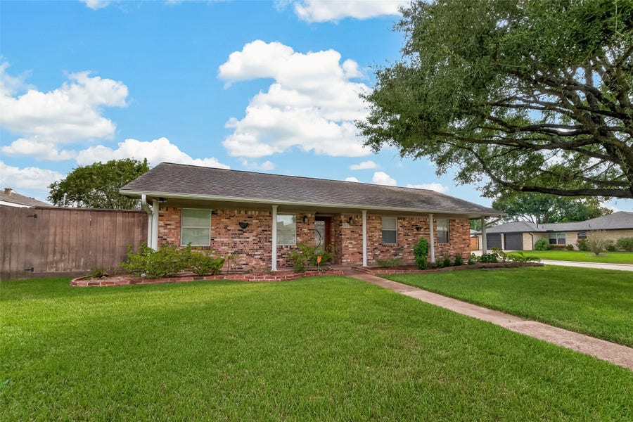 Property photo for 2210 Lazybrook Drive, Houston, TX