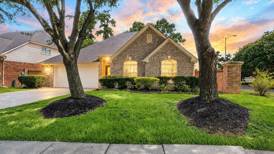 Property photo for 7906 Hazy Brook Lane, Humble, TX