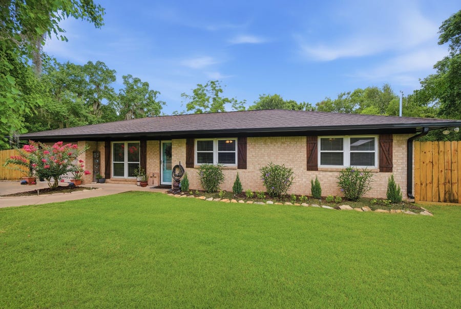 Property photo for 504 County Road 825, West Columbia, TX