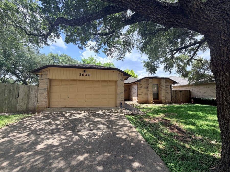 Property photo for 3930 Mill Rock Circle, Sugar Land, TX