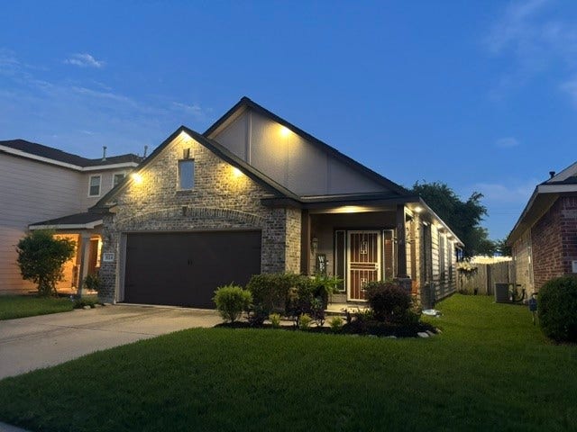 Property photo for 814 Heatherton Hill Lane, Houston, TX